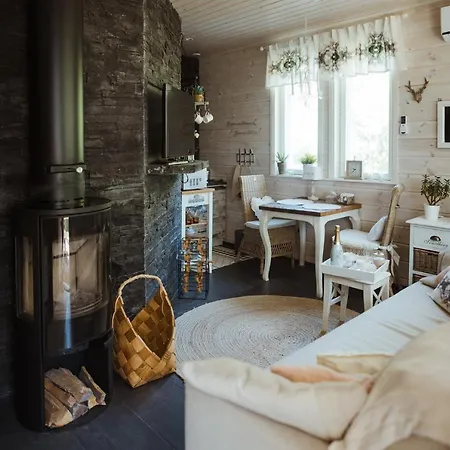 アパート Marjala コトカ